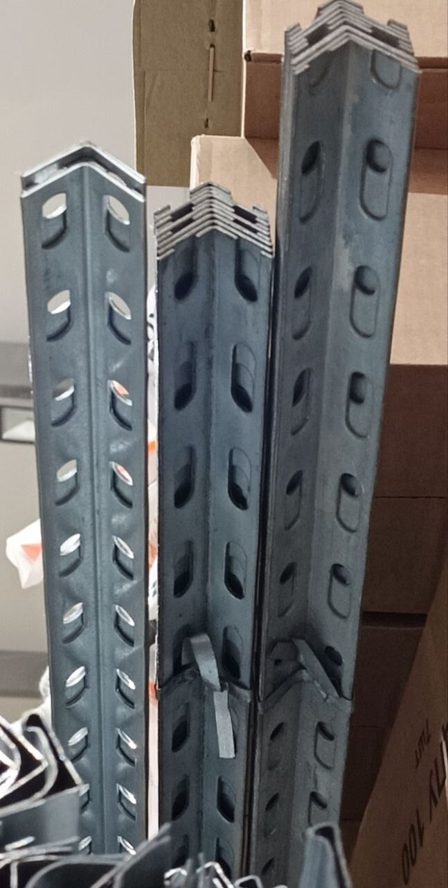 Фото для статьи: применение L-профиля в кровельном узле (доборные элементы/примыкание)