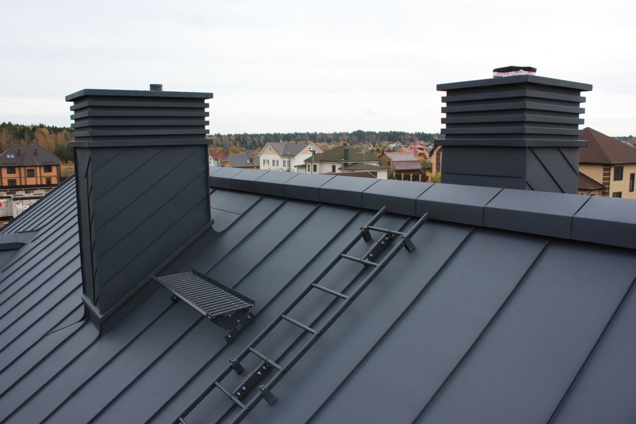 Фальцевая кровля на частном доме